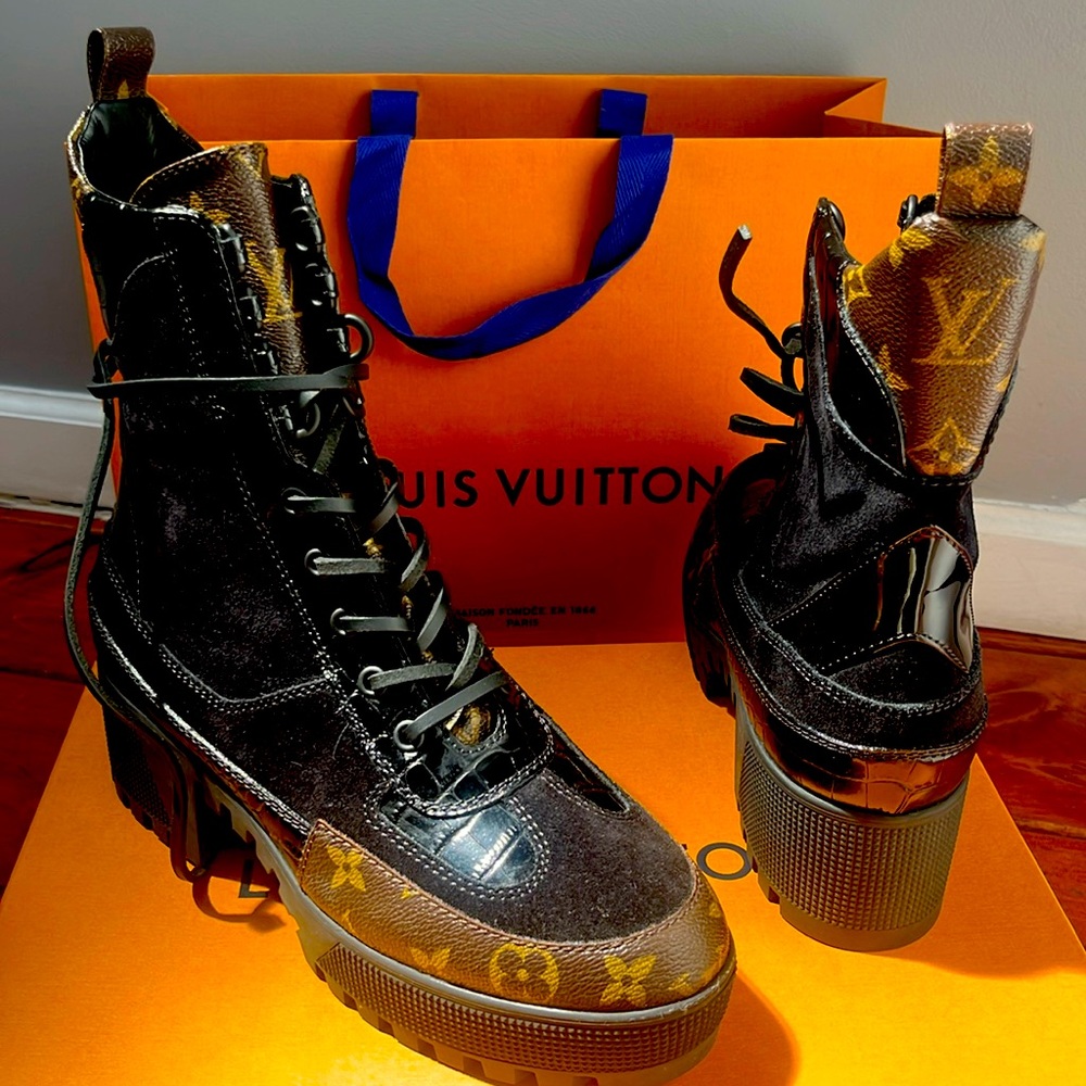 New Authentic Louis Vuitton Laureate Boot.